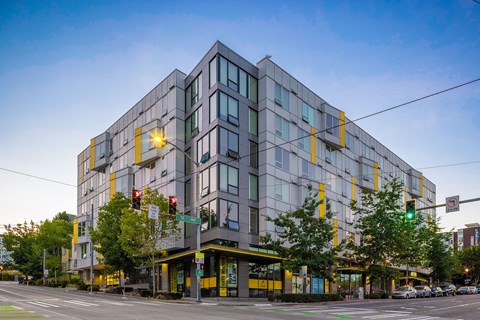 the building in which the hotel is located