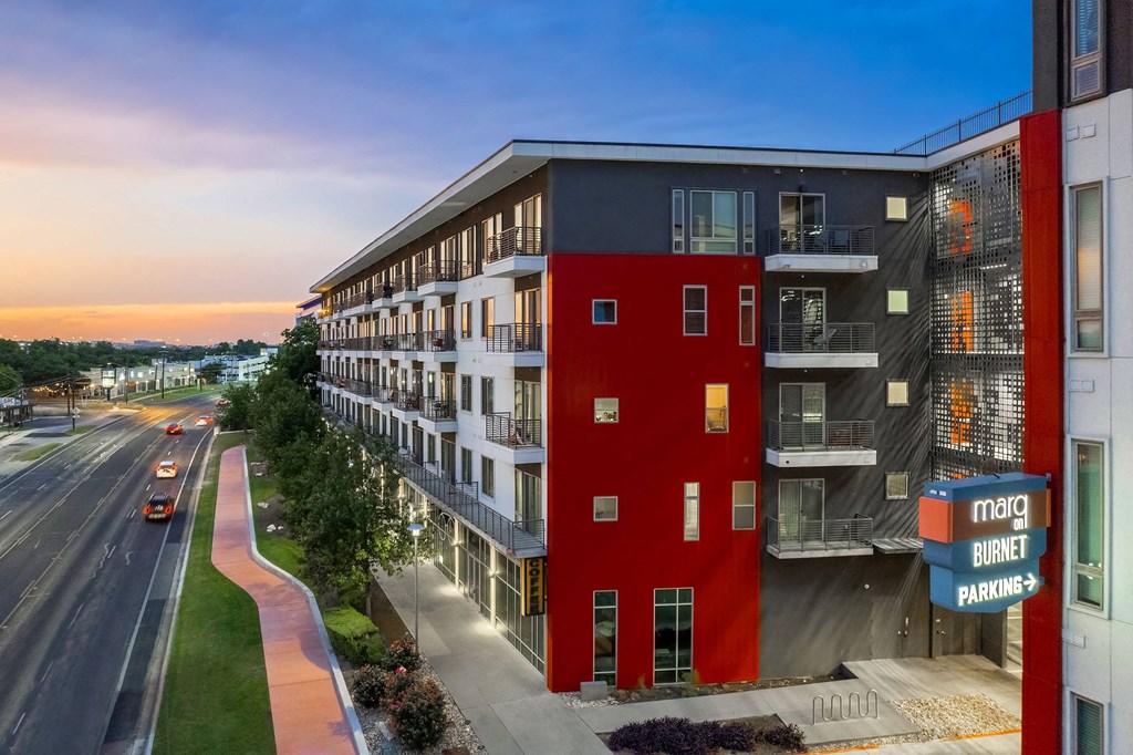 the building in which the hotel is located