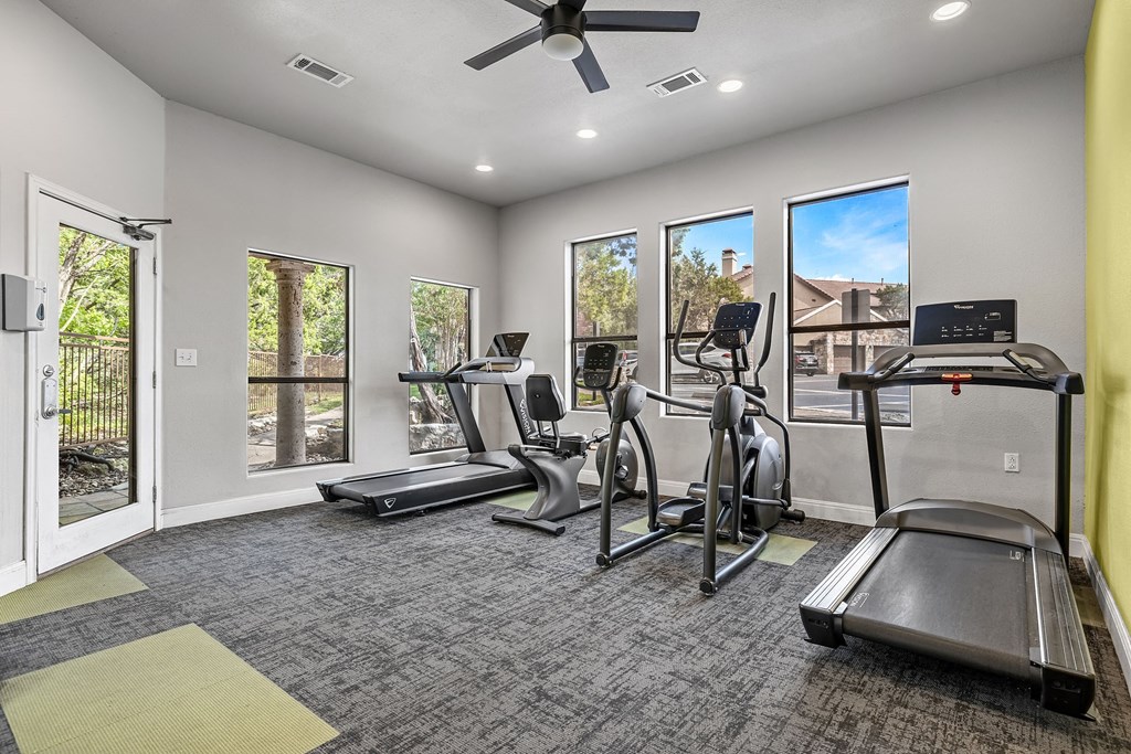 the gym at the preserve at green valley apartments