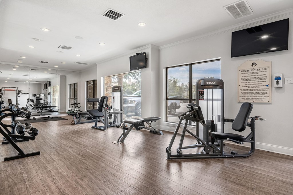 the gym at the preserve at polk apartments