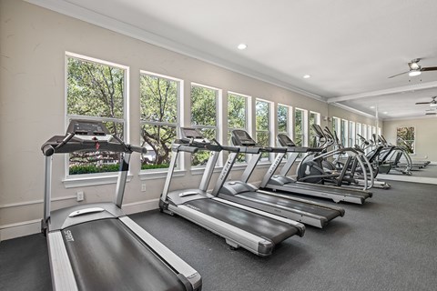Large fitness room perfect for cardio