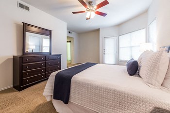 4411 Spicewood Springs 1-2 Beds Apartment for Rent - Photo Gallery 24