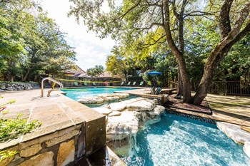 4411 Spicewood Springs 1-2 Beds Apartment for Rent - Photo Gallery 5