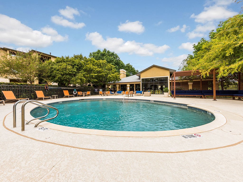 the swimming pool at the resort at governors residence