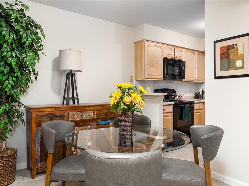 Separate dining area with a mini breakfast bar