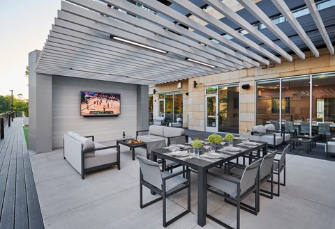 The Luxe, Apartments At Ridgedale