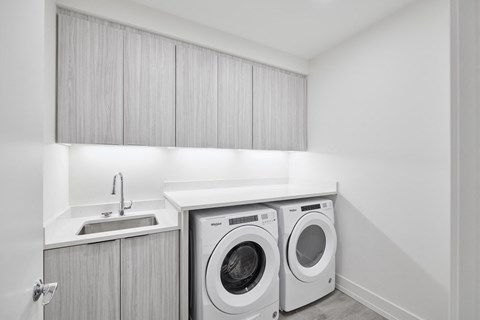 The Luxe, Apartments At Ridgedale