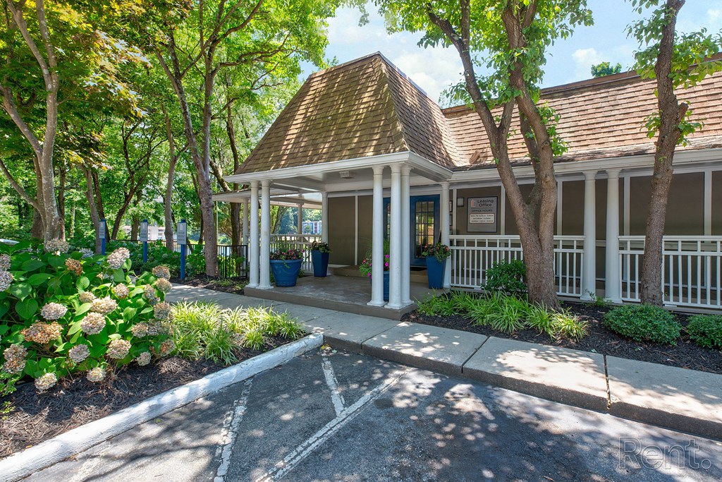 Visual Reference: Elite At City View Apartments 4001 Lakemont Dr College Park