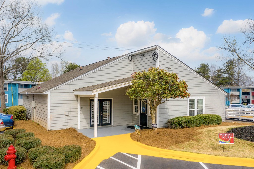 Leasing Center Exterior at Elite At Lakeview, College Park, GA, 30337