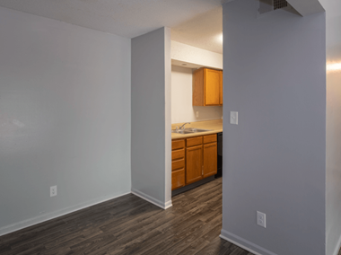 10500 E 42Nd St 1-3 Beds Apartment for Rent - Photo Gallery 5