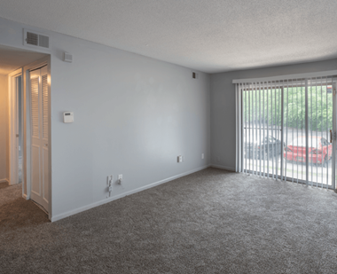 10500 E 42Nd St 1-4 Beds Apartment for Rent - Photo Gallery 4