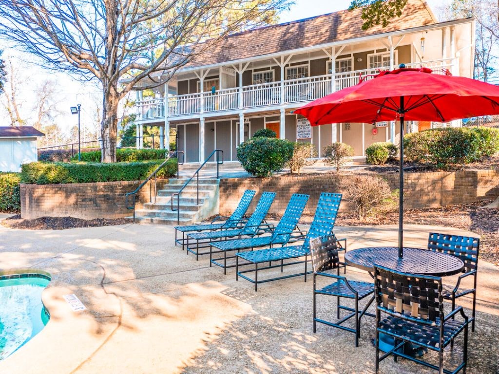 Poolside Dining Table at Elite at City View, College Park, GA, 30337
