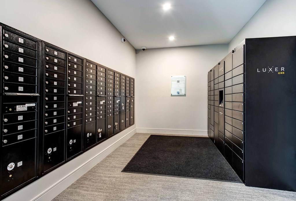 400 Rose Package Lockers