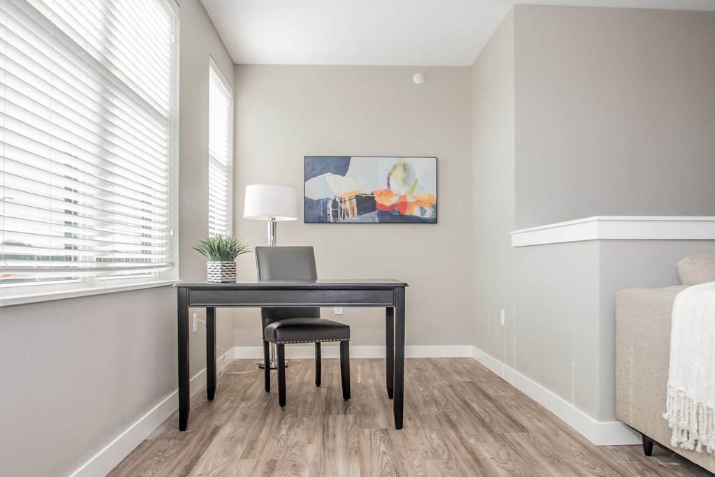Dining Area at Tivoli Green Apartments & Townhomes, Wisconsin, 53406
