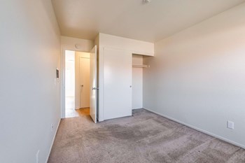 bedroom and closet - Photo Gallery 2