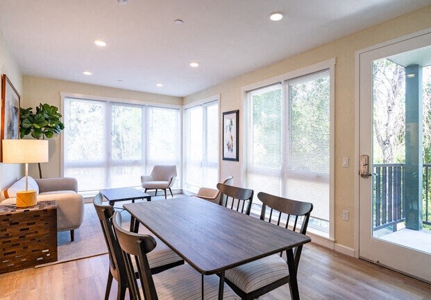 1 bedroom dining area