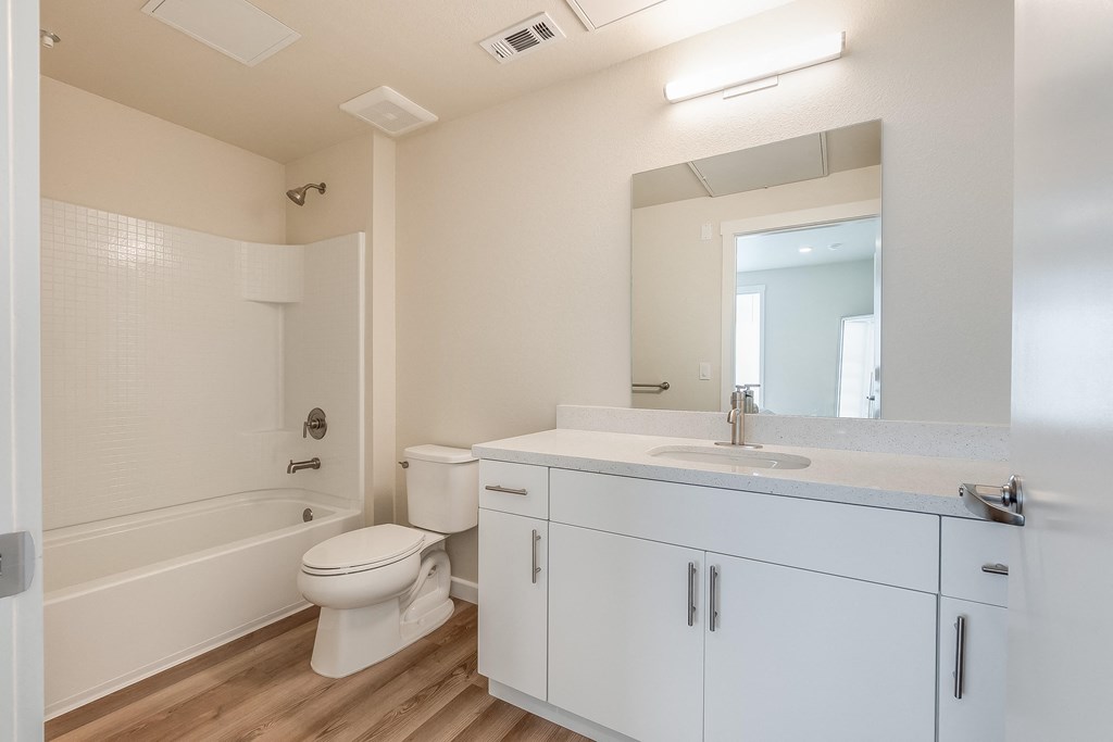 2 bedroom - second bathroom