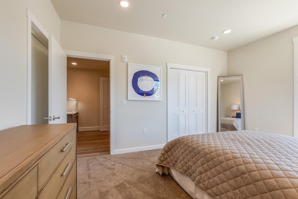 2 bedroom - second bedroom view of entry