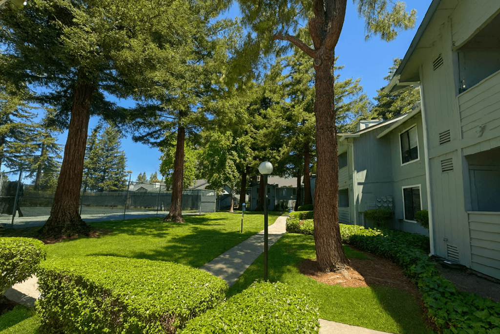 Lush Green Landscape at Vintage Pointe, Rohnert Park