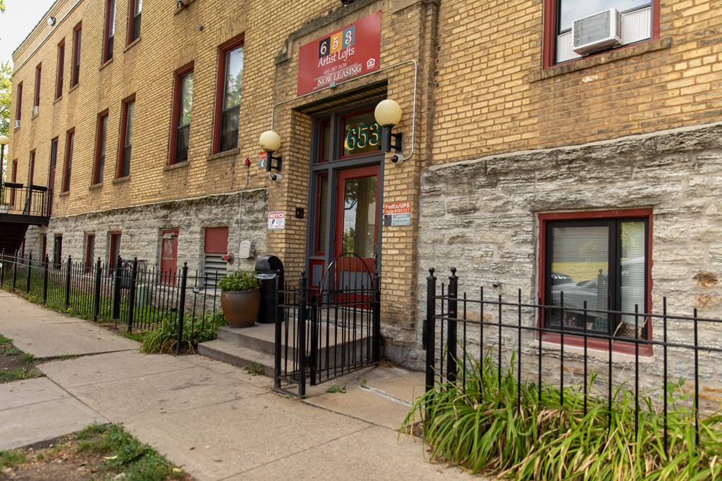 Galtier Street Building Entrance