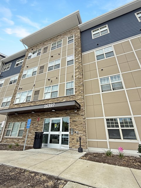 The Front of Trail Point Ridge Apartments affodable housing in Eden Prairie MN