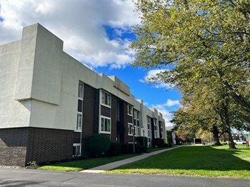 4125 W Sylvania Ave 2 Beds Apartment for Rent - Photo Gallery 2