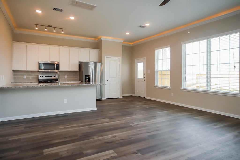 Large Living Space at Pradera Oaks, Bonney, TX, 77583