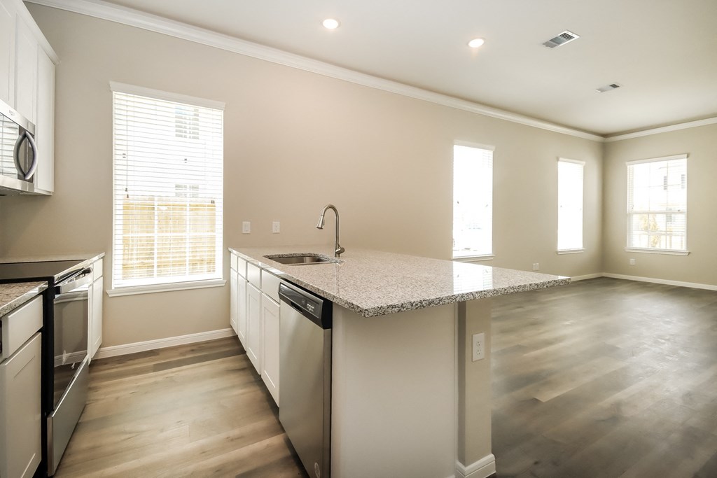 Faux Wood Flooring at Lakeside Conroe, Montgomery, TX