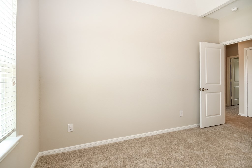 Lush Wall-To-Wall Carpeting In Bedrooms at Lakeside Conroe, Montgomery, 77356