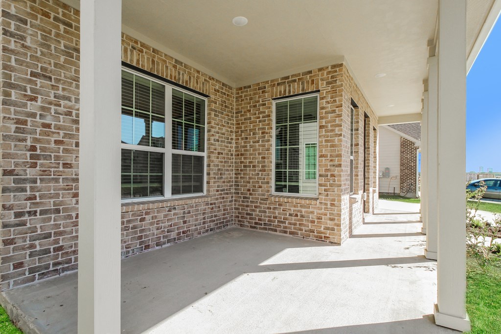 Covered Porch at The Residences at Rayzor Ranch, Denton, TX