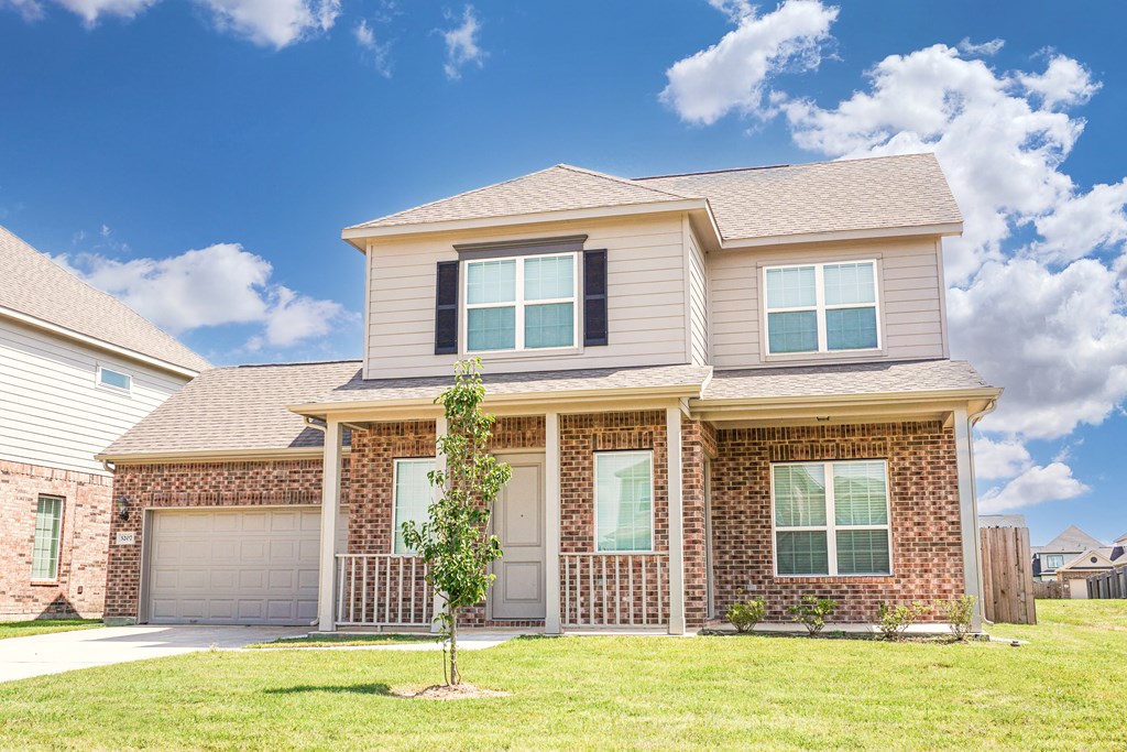 Elegant Exterior View at Bay Colony West, League City