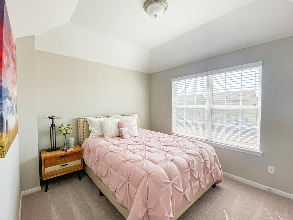 Well Appointed Bedroom at Pradera Oaks, Texas, 77583