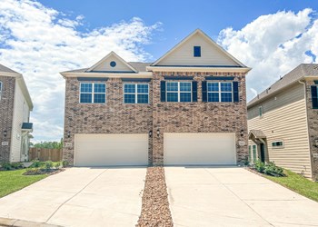 Ample Parking Area And Detached Garages Available at Lakeside Conroe, Montgomery, TX, 77356 - Photo Gallery 28