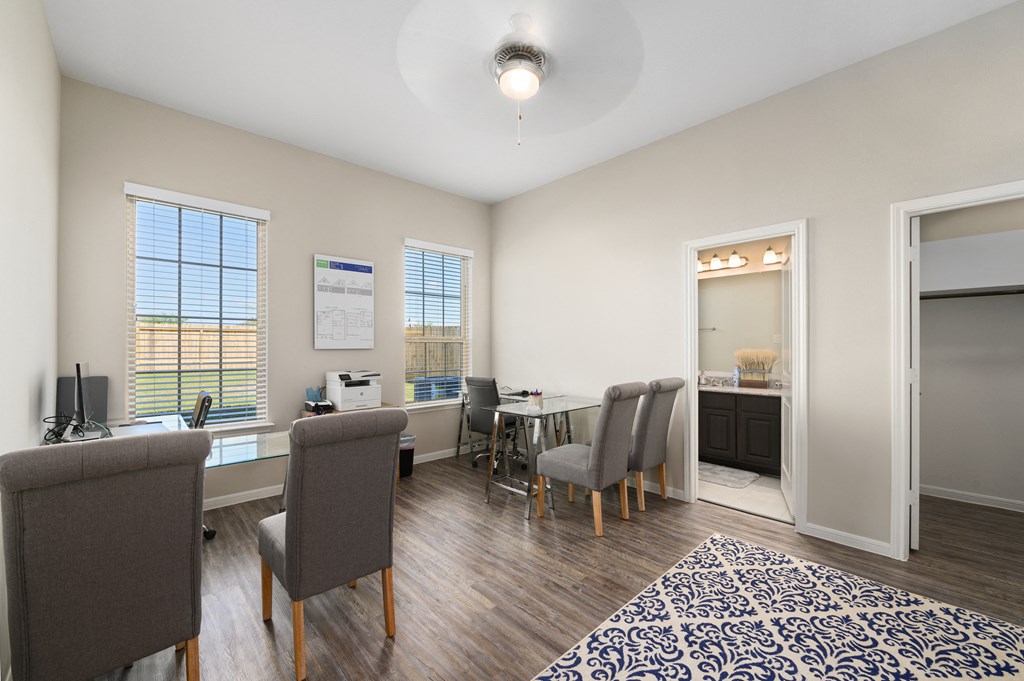 Leasing Office at Bay Colony West, Texas, 77539