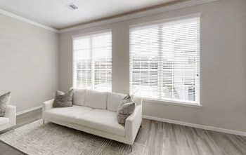5613 Woodbrook Way 4 Beds Apartment for Rent - Photo Gallery 4
