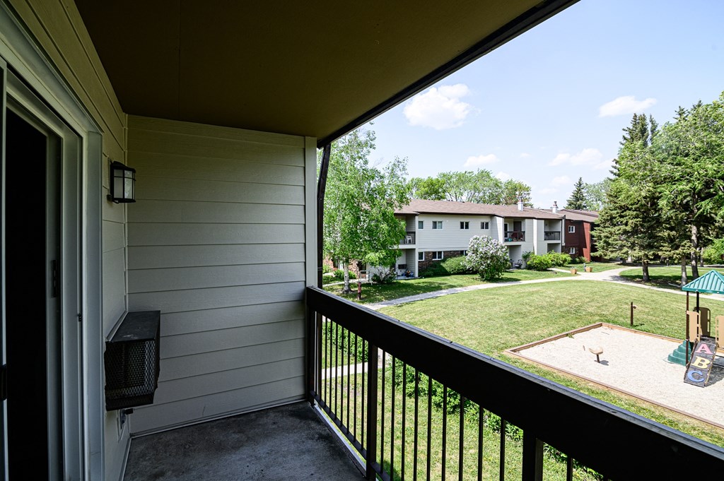 the view from the balcony at the whispering winds apartments in pearland, tx