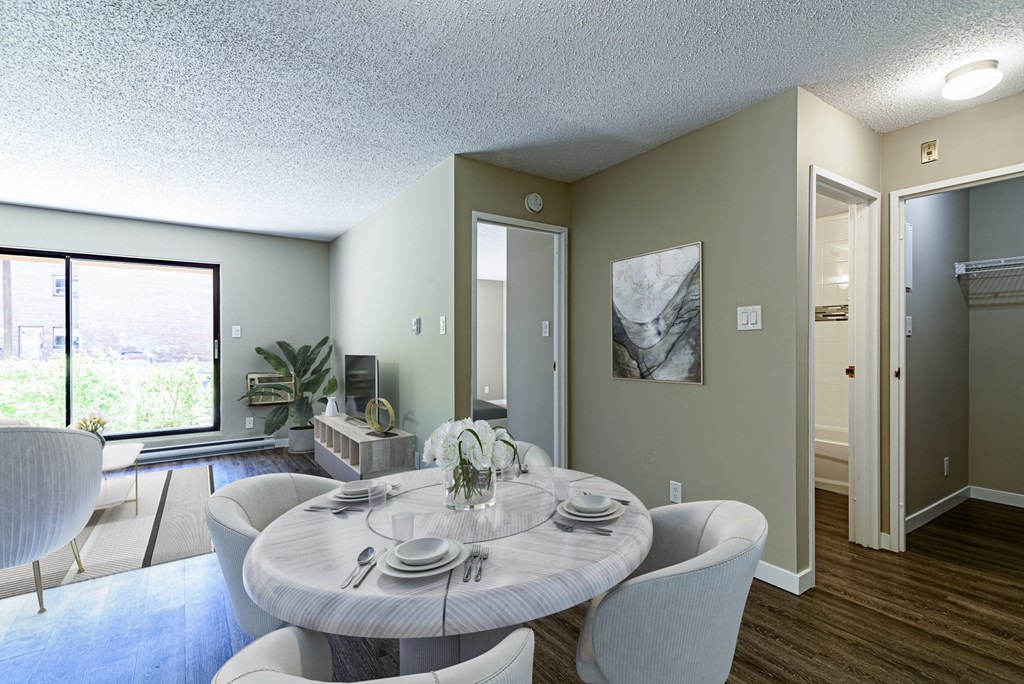 dining room/living room