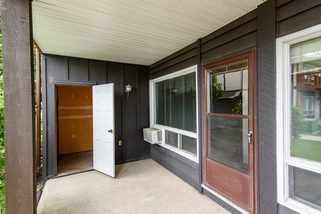 exterior storage/balcony