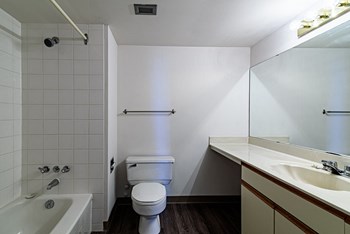 bathroom - Photo Gallery 10