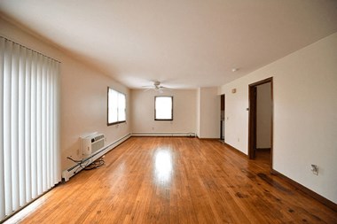 171 Oneco Avenue Studio Apartment for Rent Photo Gallery 1