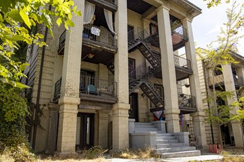 264-268 N State St Studio-2 Beds Apartment for Rent - Photo Gallery 4