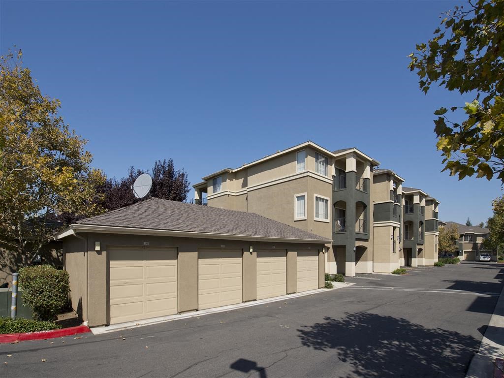 Cross Pointe Apartment Homes, 5100 Vista Grande Drive, Antioch, CA ...