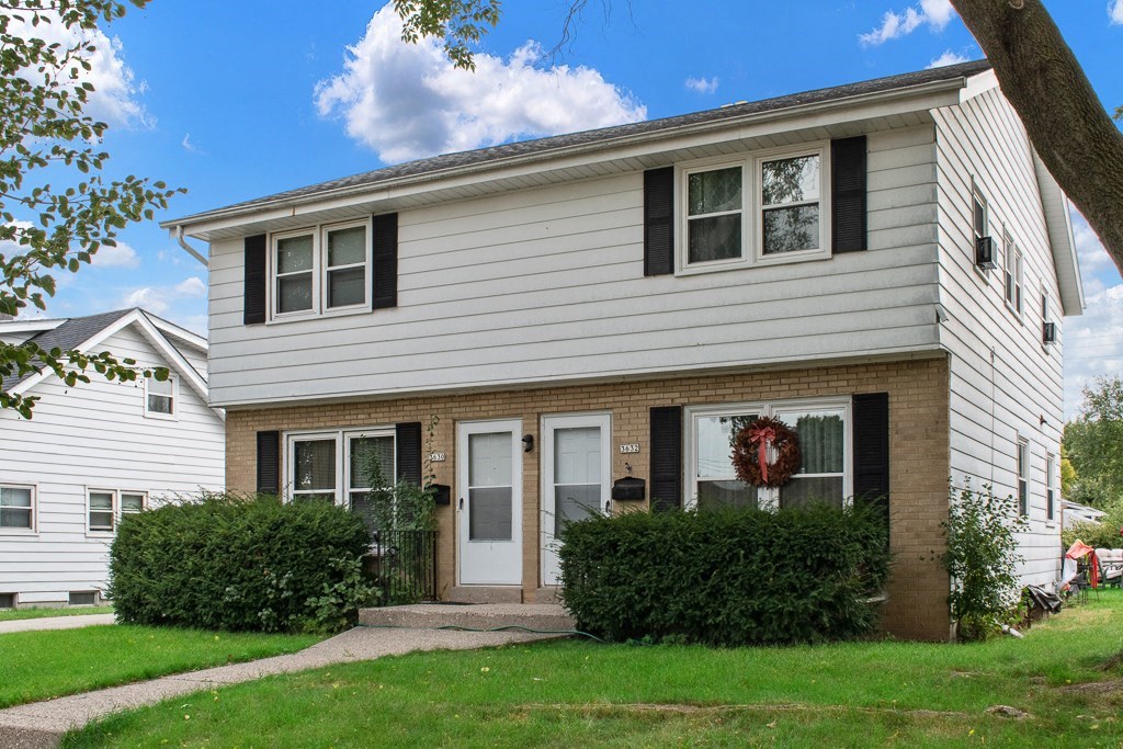 77th Street Townhomes Exterior
