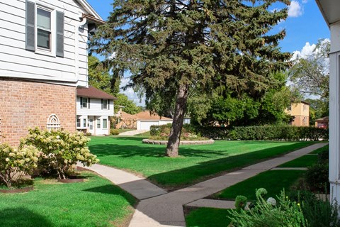 Mohawk Townhomes Grounds