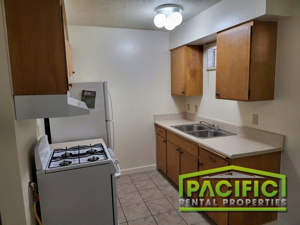 1665 Siskiyou Blvd