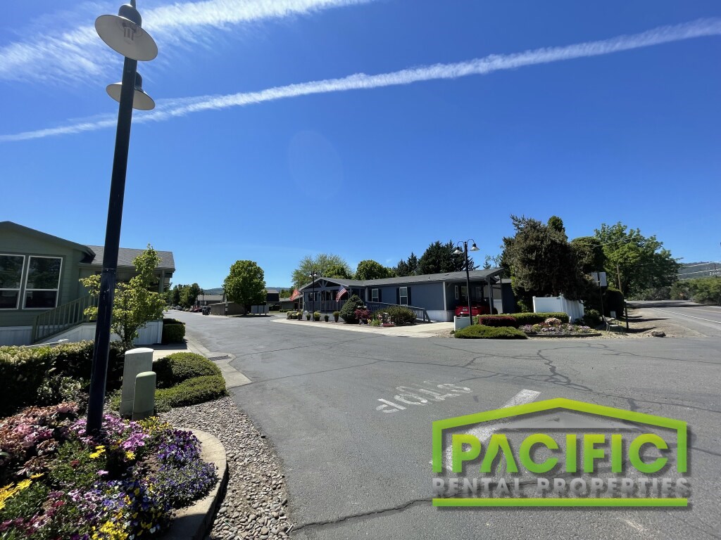 Cobblestone Mobile Home and RV Park 55+ Housing Community photo 3