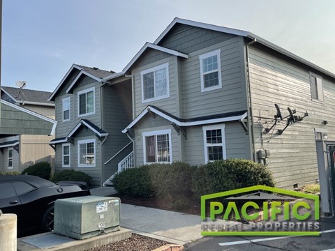 668 & 670 Midway 2 Beds Apartment for Rent