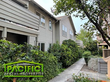 2153 Poplar Dr  1-4 3 Beds Apartment for Rent - Photo Gallery 2