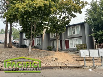 1850 Crater Lake Ave 1-3 Beds Apartment for Rent - Photo Gallery 28