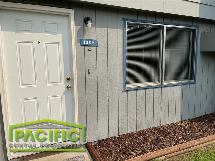 2115 Roberts Rd Rentals Medford, OR RentCafe